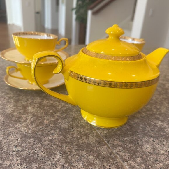 Tea Set - Picture 3 of 3